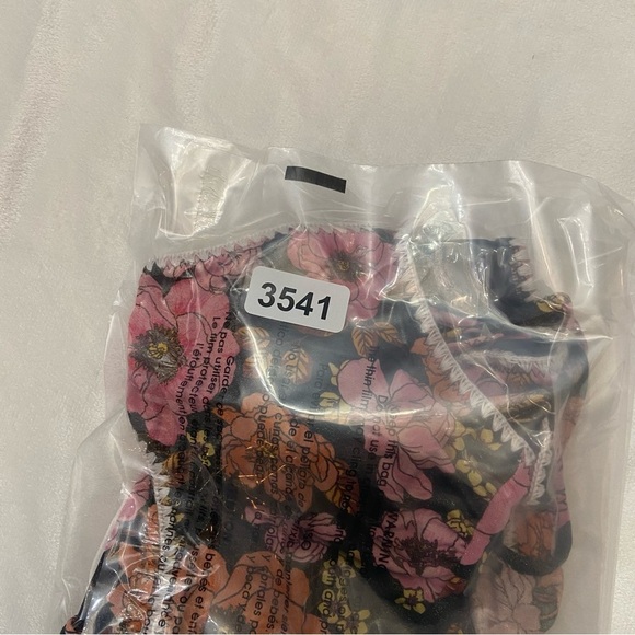 New! Victoria’s Secret Floral Cutout Ruffled One Piece Swimsuit 3541 - Picture 7 of 7